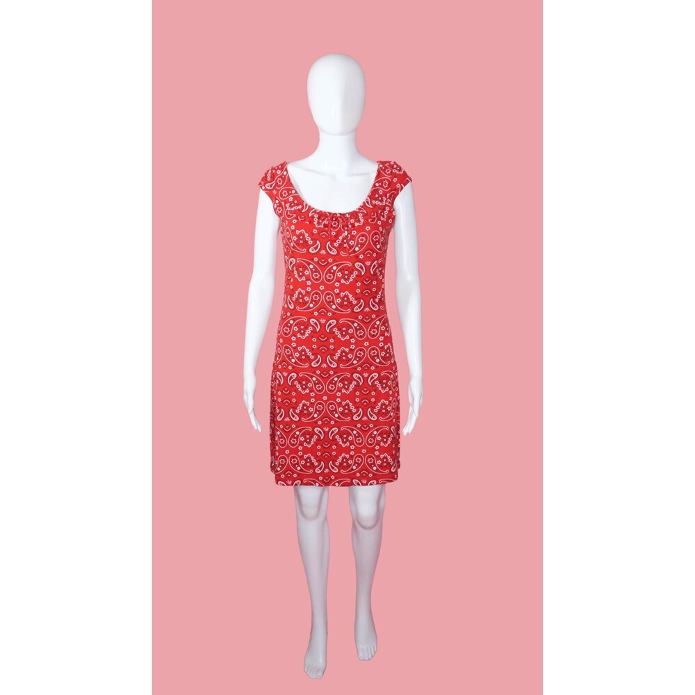 1990s-Y2K FINESSE Red and White PAISLEY Print Dress with Adjustable Neckline. SM